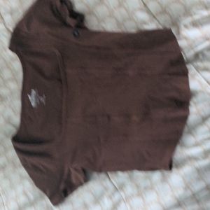 Hollister baby tee SzM brown